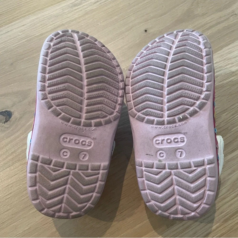 Pink star crocs